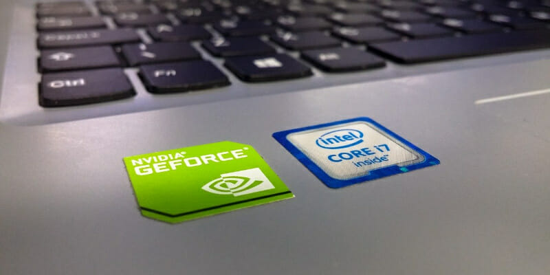 intel Core i7とGeForceグラフィックボードのステッカー